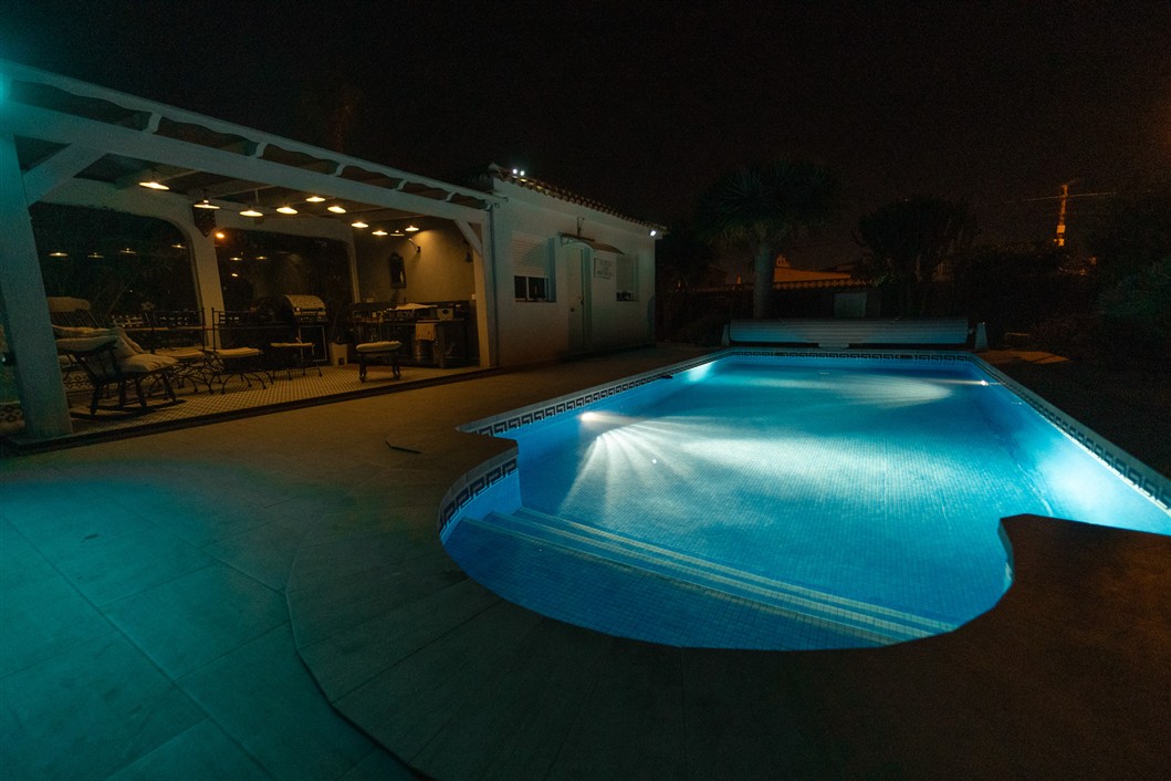 EKSKLUSIV RENOVERT VILLA MED BASSENG OG UTSIKT I LA SIESTA, TORREVIEJA