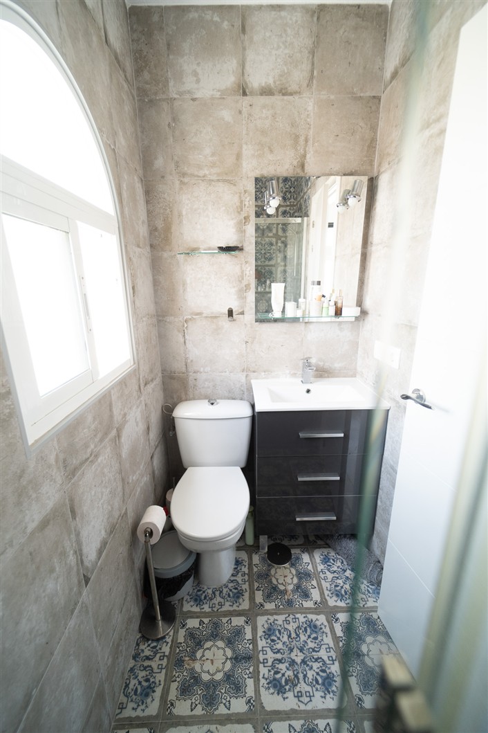 EKSKLUSIV RENOVERT VILLA MED BASSENG OG UTSIKT I LA SIESTA, TORREVIEJA