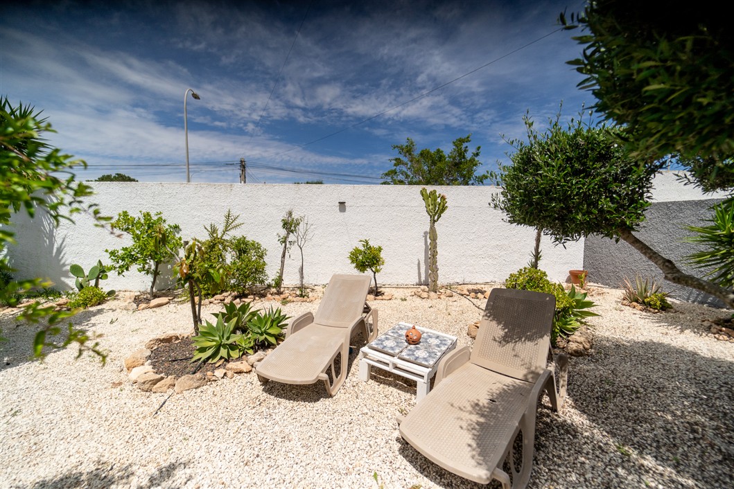 EKSKLUSIV RENOVERT VILLA MED BASSENG OG UTSIKT I LA SIESTA, TORREVIEJA