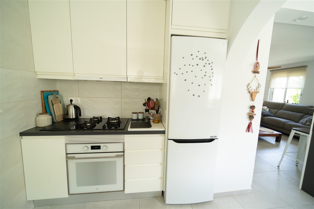 EKSKLUSIV RENOVERT VILLA MED BASSENG OG UTSIKT I LA SIESTA, TORREVIEJA