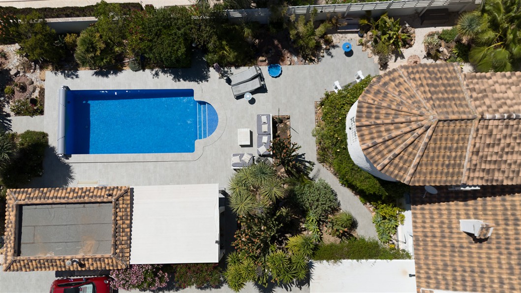 EKSKLUSIV RENOVERT VILLA MED BASSENG OG UTSIKT I LA SIESTA, TORREVIEJA