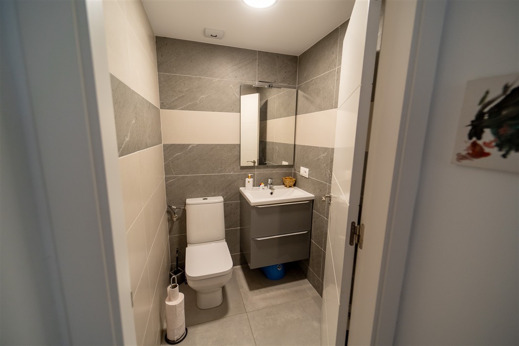 EKSKLUSIV RENOVERT VILLA MED BASSENG OG UTSIKT I LA SIESTA, TORREVIEJA