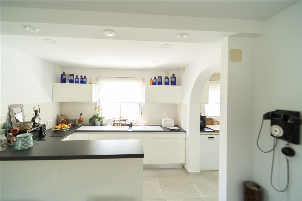 EKSKLUSIV RENOVERT VILLA MED BASSENG OG UTSIKT I LA SIESTA, TORREVIEJA