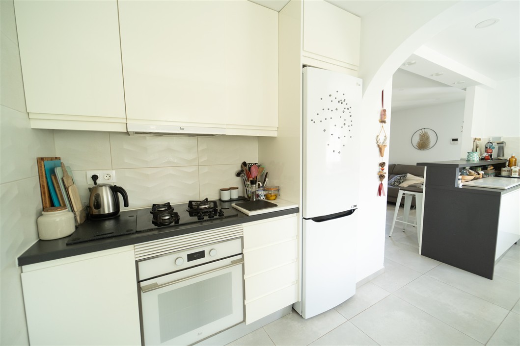 EKSKLUSIV RENOVERT VILLA MED BASSENG OG UTSIKT I LA SIESTA, TORREVIEJA