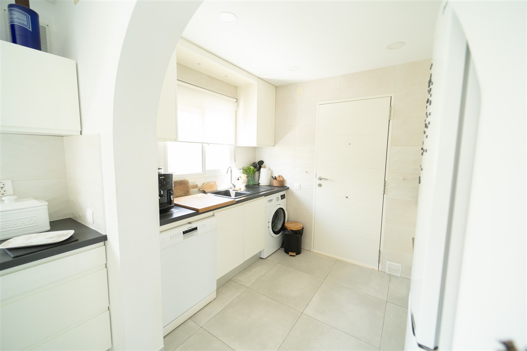 EKSKLUSIV RENOVERT VILLA MED BASSENG OG UTSIKT I LA SIESTA, TORREVIEJA