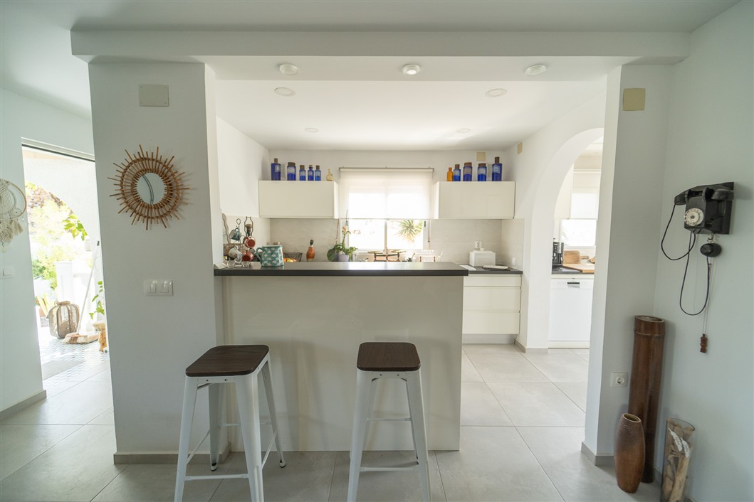 EKSKLUSIV RENOVERT VILLA MED BASSENG OG UTSIKT I LA SIESTA, TORREVIEJA