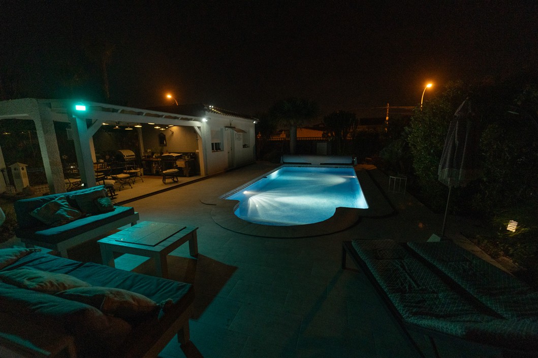 EKSKLUSIV RENOVERT VILLA MED BASSENG OG UTSIKT I LA SIESTA, TORREVIEJA