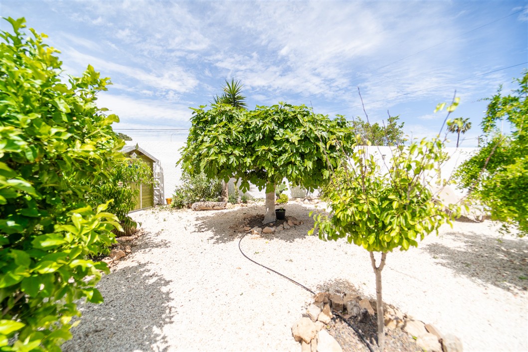 EKSKLUSIV RENOVERT VILLA MED BASSENG OG UTSIKT I LA SIESTA, TORREVIEJA