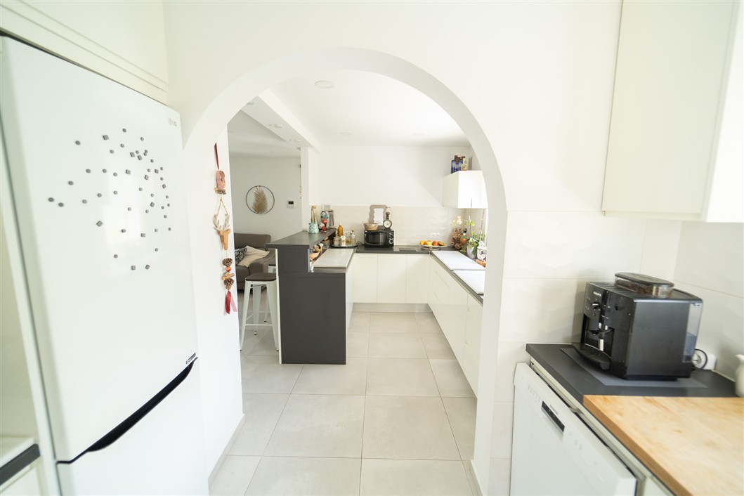 EKSKLUSIV RENOVERT VILLA MED BASSENG OG UTSIKT I LA SIESTA, TORREVIEJA