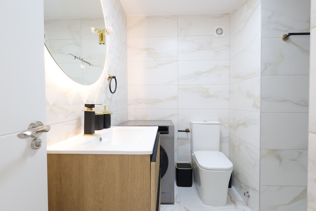 ZREKONSTRUOVANÝ BYT U MOŘE V LA MATA S TERASOU A VÝTAHEM