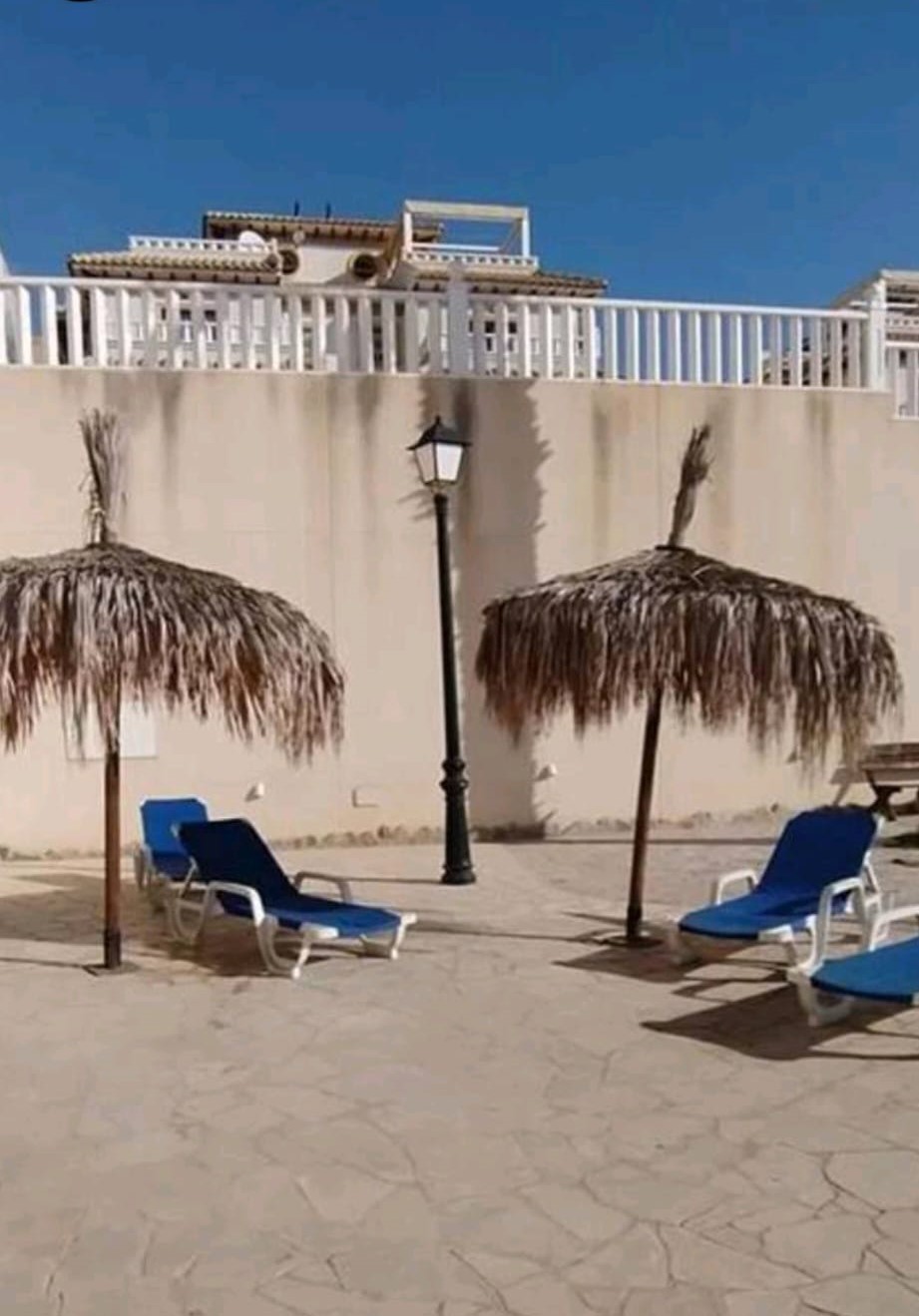 BYT V PŘÍZEMÍ SE ZAHRADOU A BAZÉNEM V LOMAS DE CABO ROIG