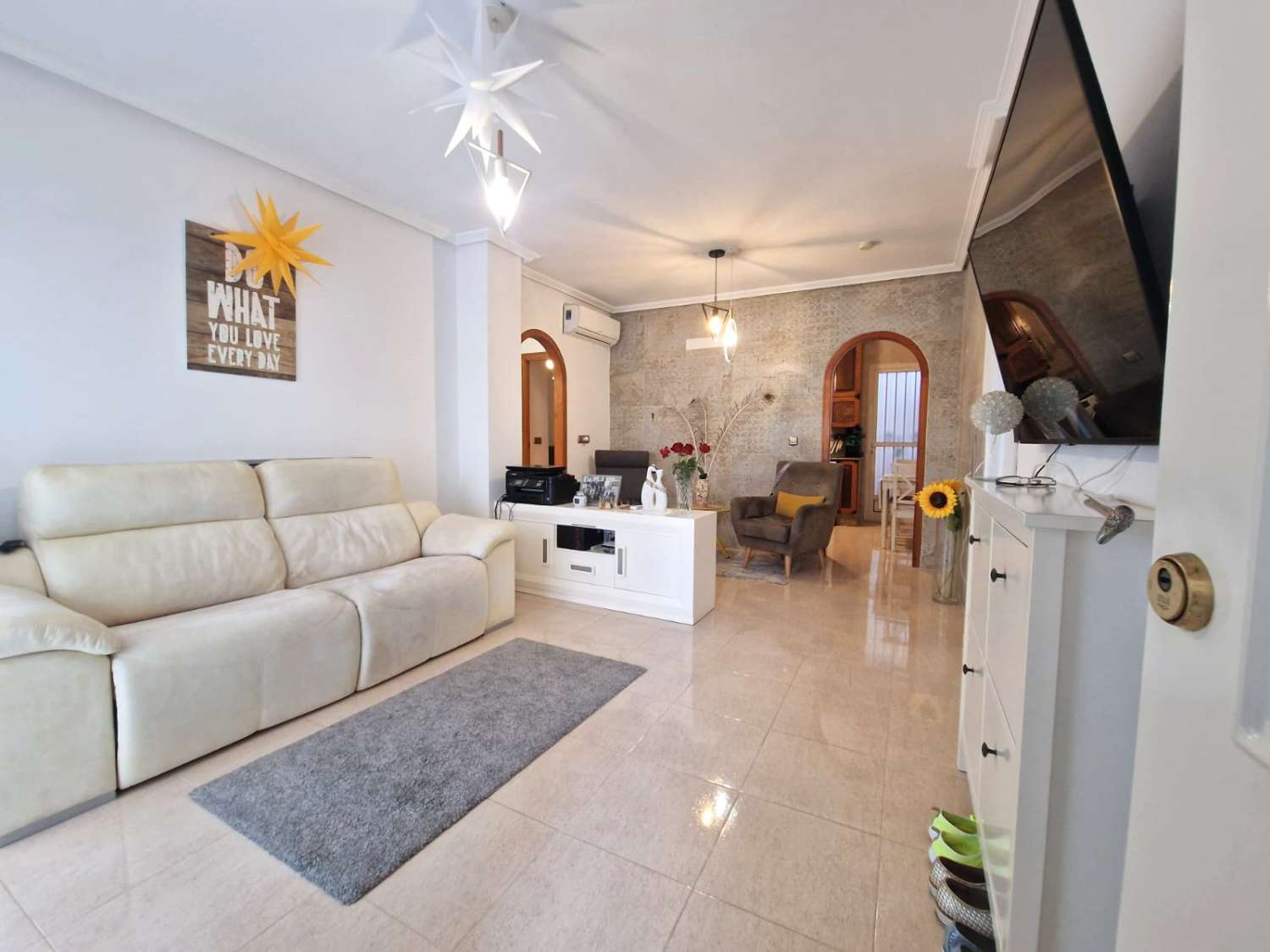 BYT V PŘÍZEMÍ SE ZAHRADOU A BAZÉNEM V LOMAS DE CABO ROIG