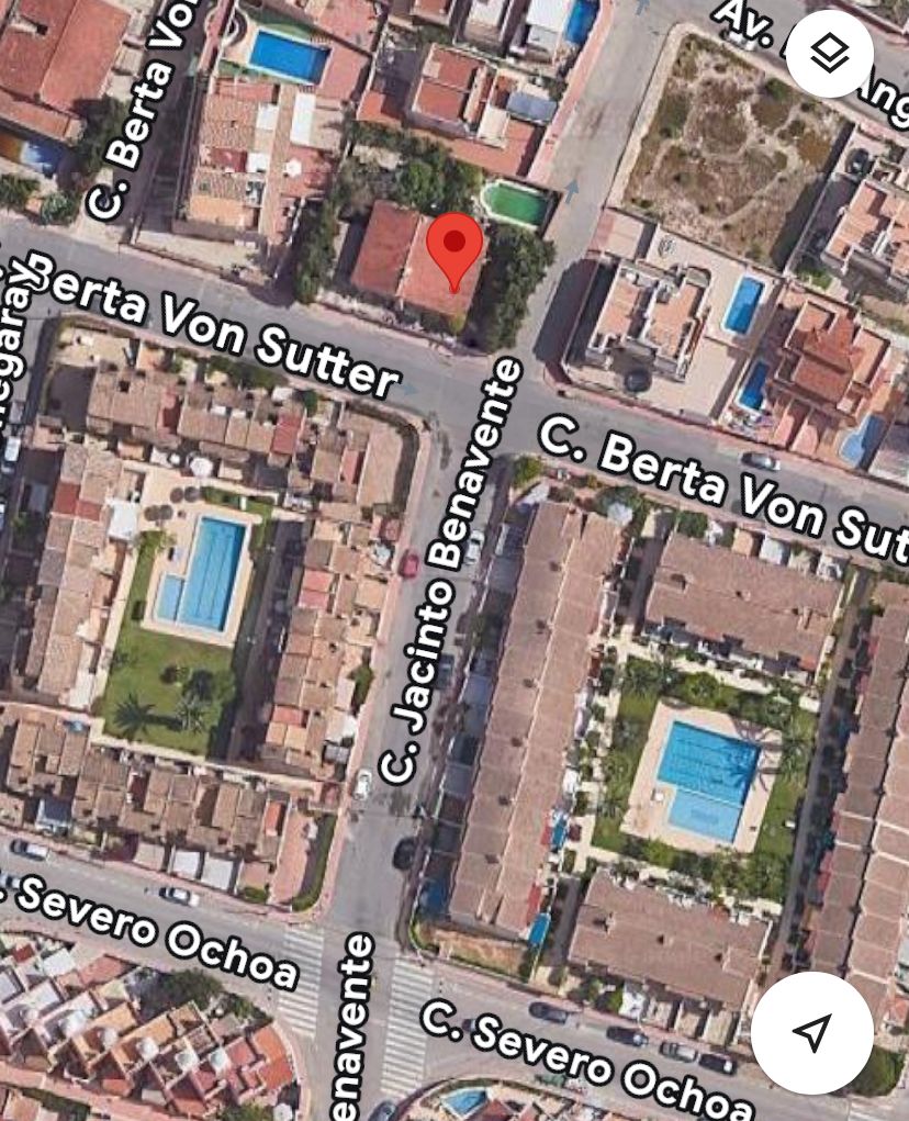 独立别墅，带泳池，潜力巨大，距海200米