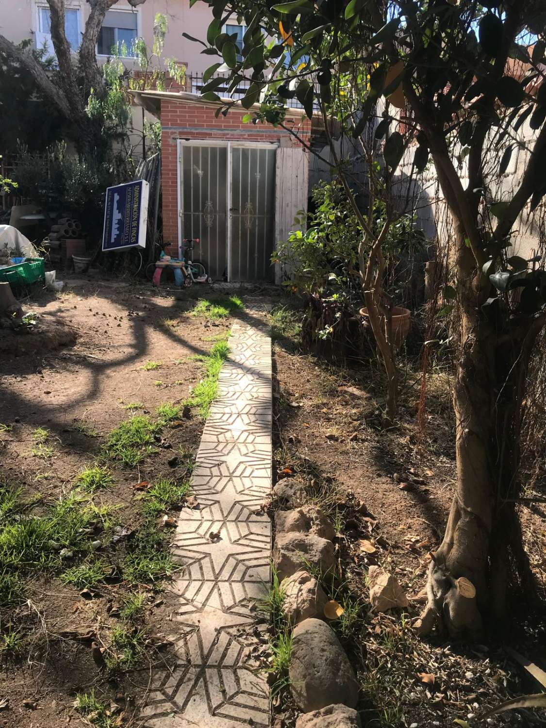 独立别墅，带泳池，潜力巨大，距海200米