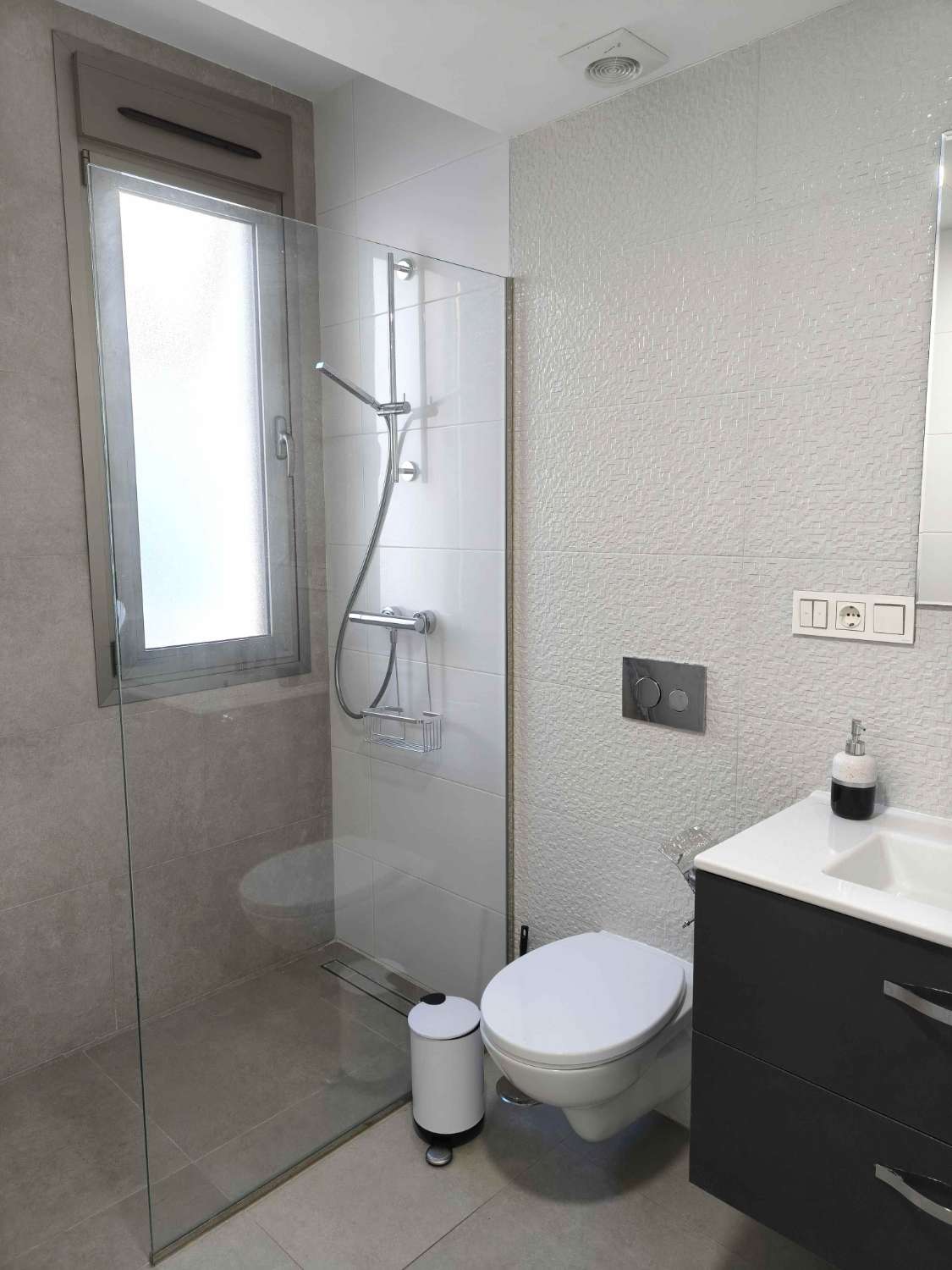 MODERN LUXURY VILLA WITH PRIVATE POOL IN GUARDED URBANIZATION