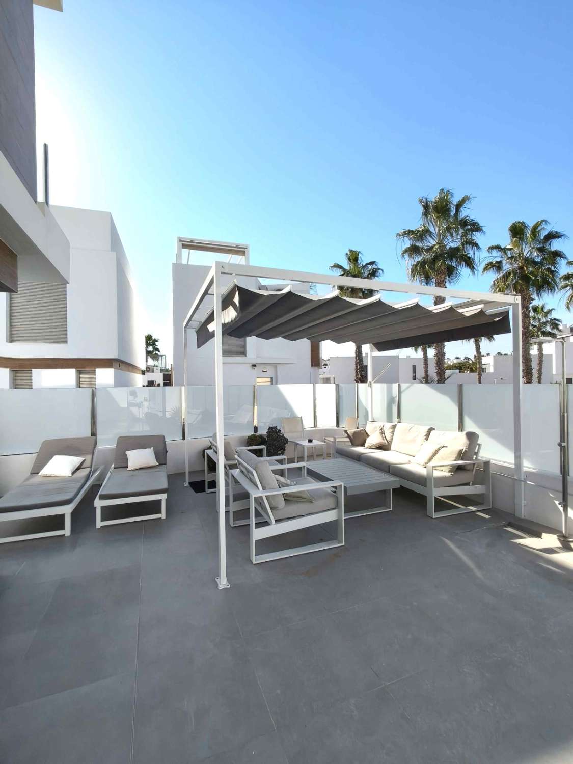 MODERN LUXURY VILLA WITH PRIVATE POOL IN GUARDED URBANIZATION