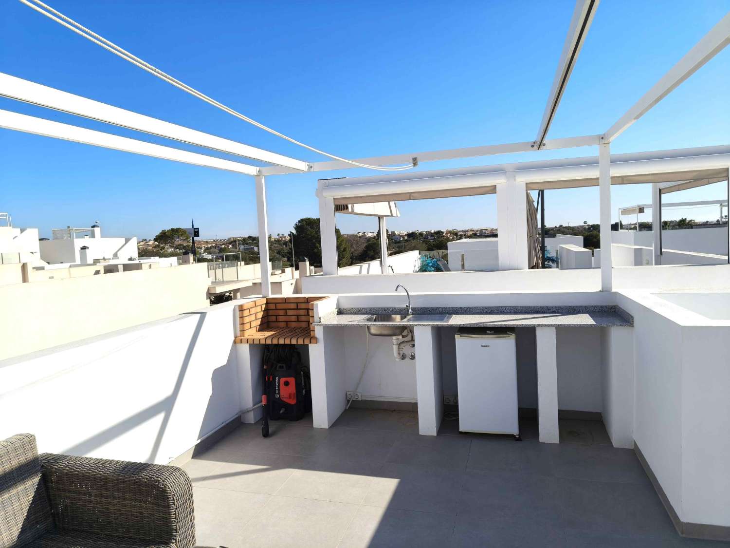 MODERN LUXURY VILLA WITH PRIVATE POOL IN GUARDED URBANIZATION