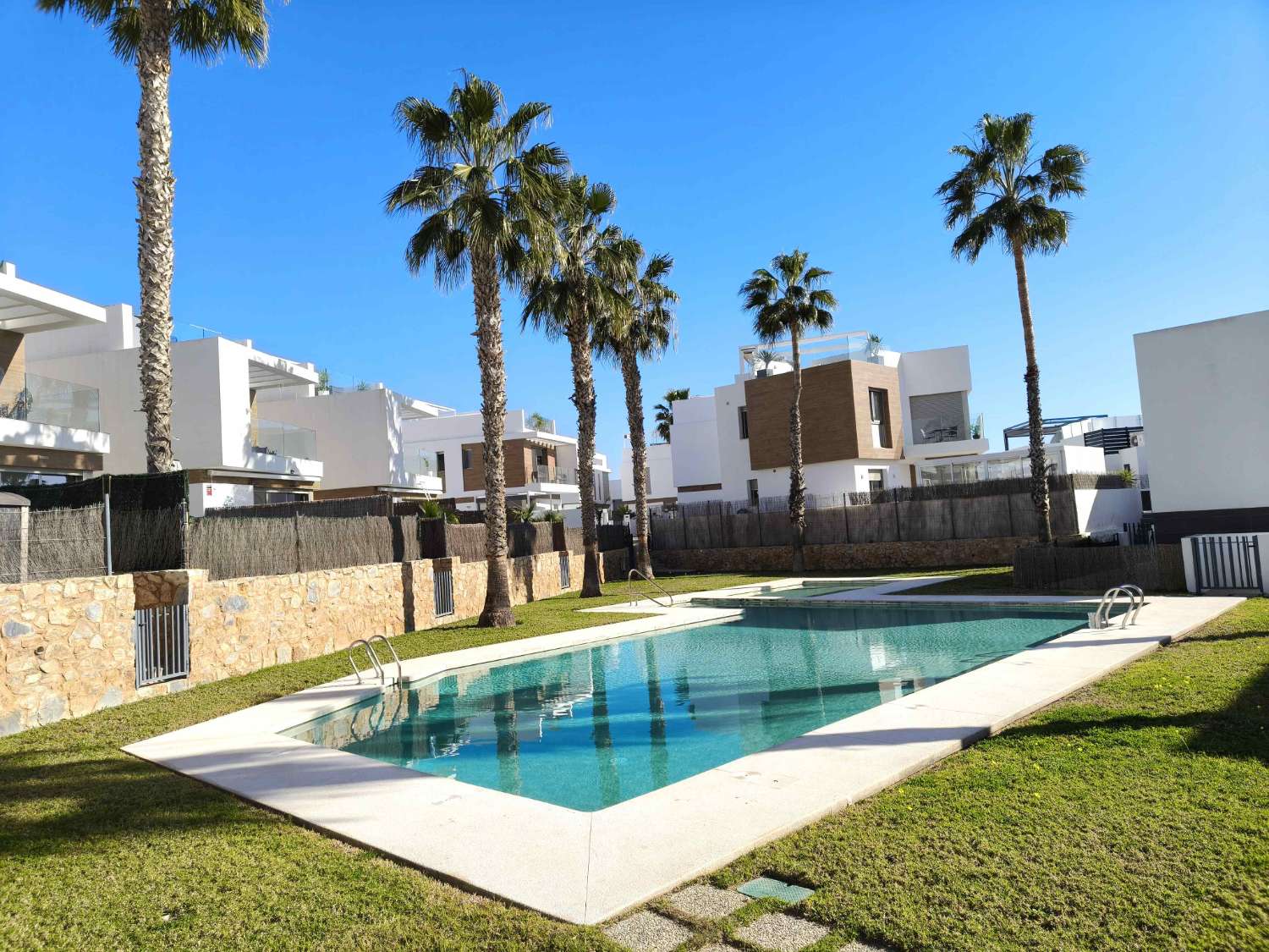 MODERN LUXURY VILLA WITH PRIVATE POOL IN GUARDED URBANIZATION