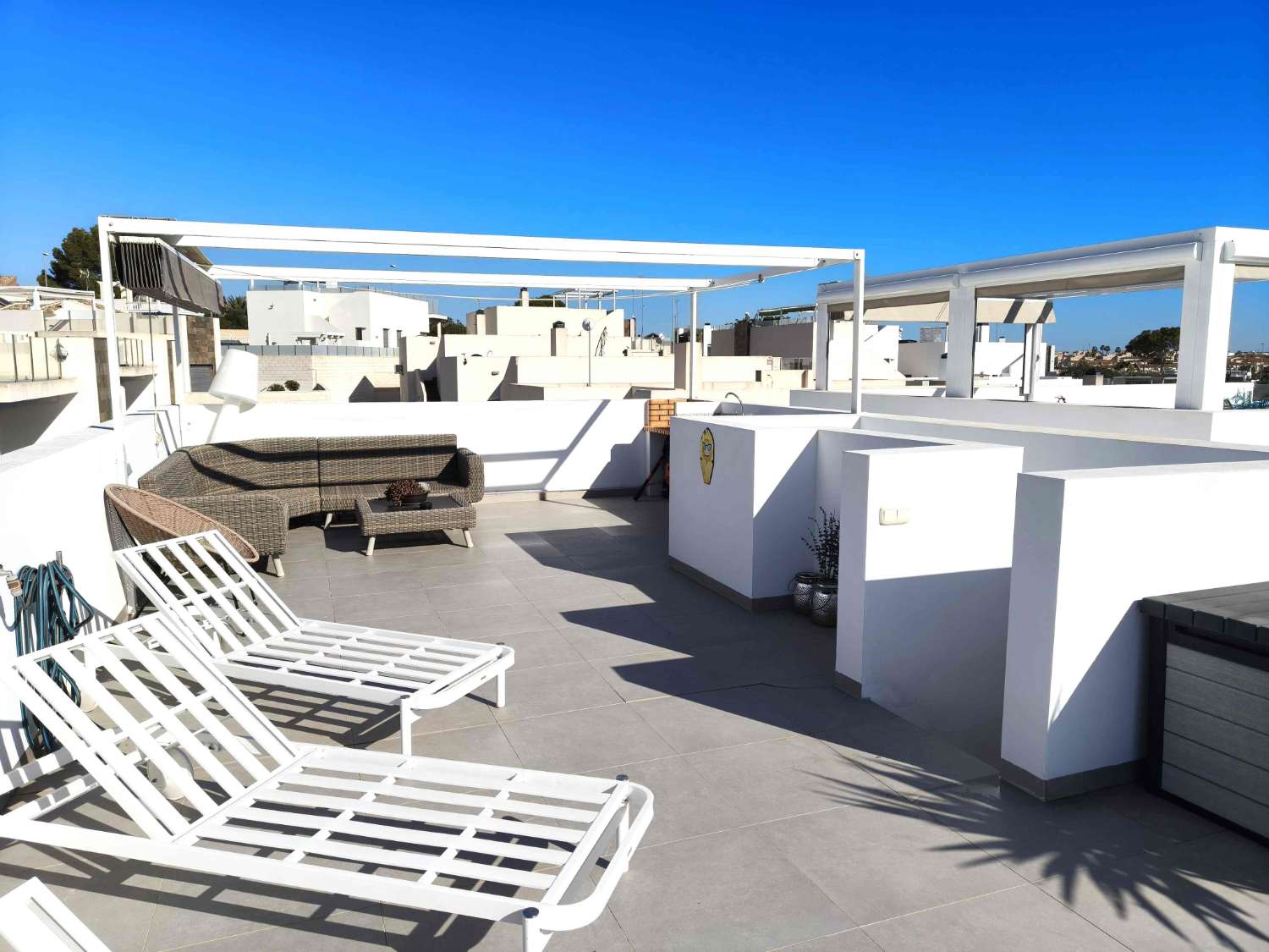 MODERN LUXURY VILLA WITH PRIVATE POOL IN GUARDED URBANIZATION