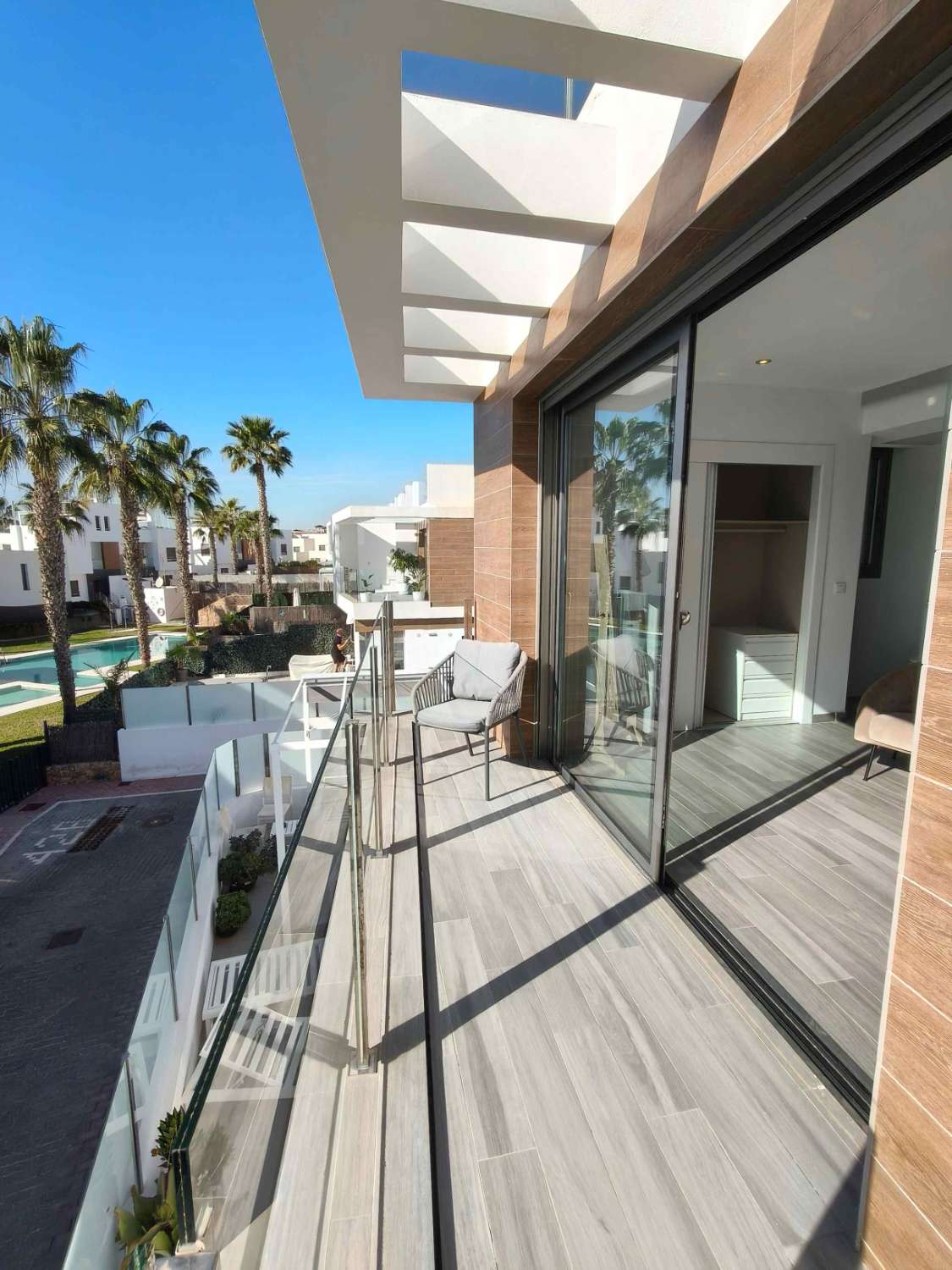 MODERN LUXURY VILLA WITH PRIVATE POOL IN GUARDED URBANIZATION