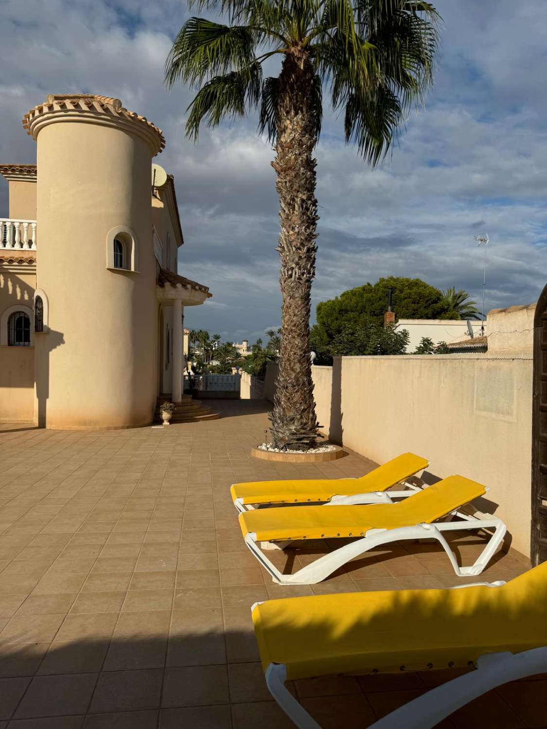 LUKSUSVILLA 300 METER FRA HAVET I PLAYA FLAMENCA – ORIHUELA COSTA