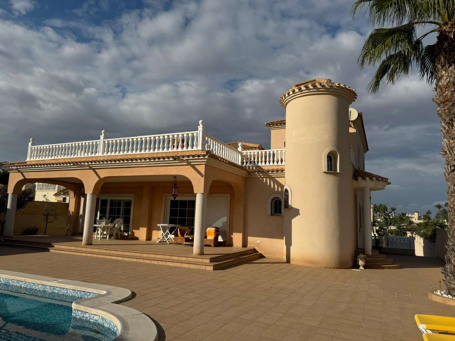 LUKSUSVILLA 300 METER FRA HAVET I PLAYA FLAMENCA – ORIHUELA COSTA