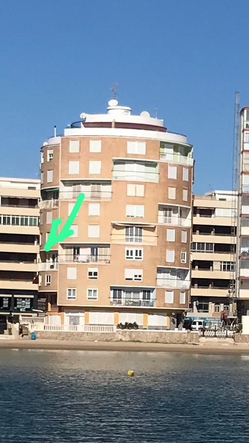 EXKLUZIVNÍ ZREKONSTRUOVANÝ BYT U PLÁŽE S VÝHLEDEM NA MOŘE V EL ACEQUIÓN, TORREVIEJA