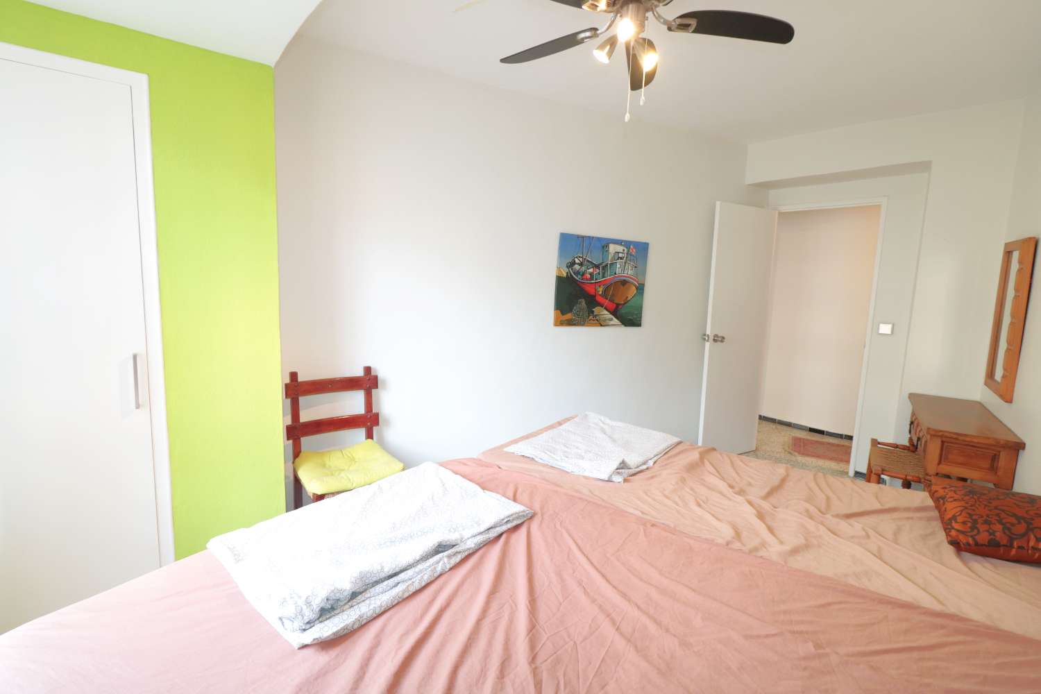 EXKLUZIVNÍ ZREKONSTRUOVANÝ BYT U PLÁŽE S VÝHLEDEM NA MOŘE V EL ACEQUIÓN, TORREVIEJA