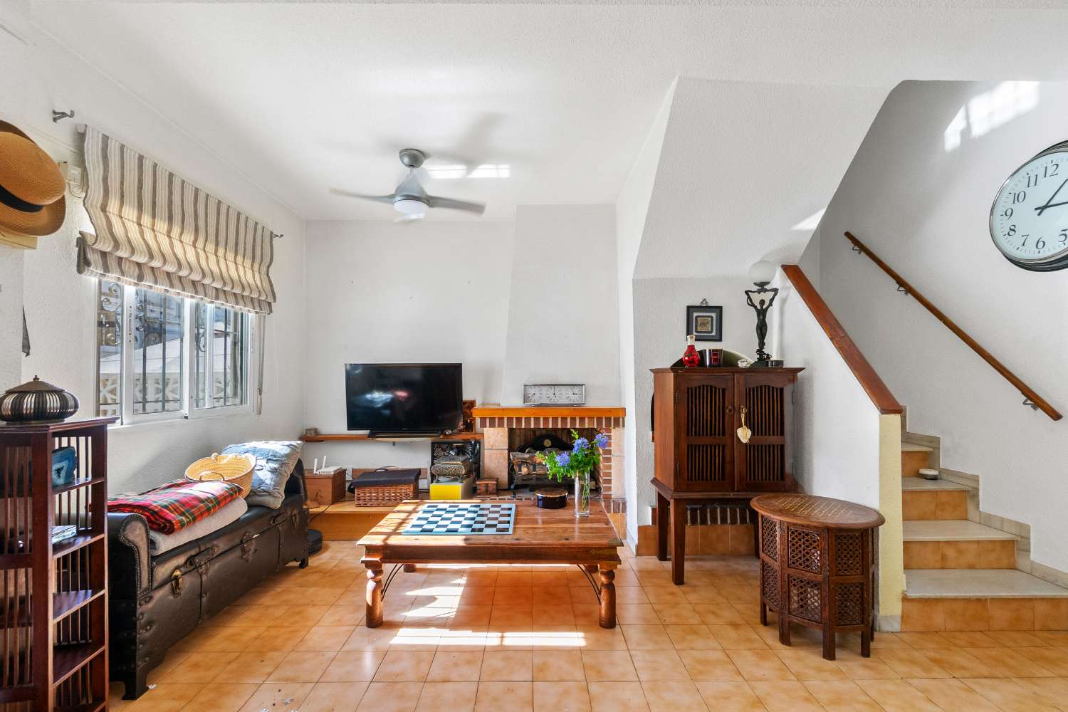 RÆKKEHUS I CALAS BLANCAS TÆT PÅ STRANDEN OG CENTRUM AF TORREVIEJA