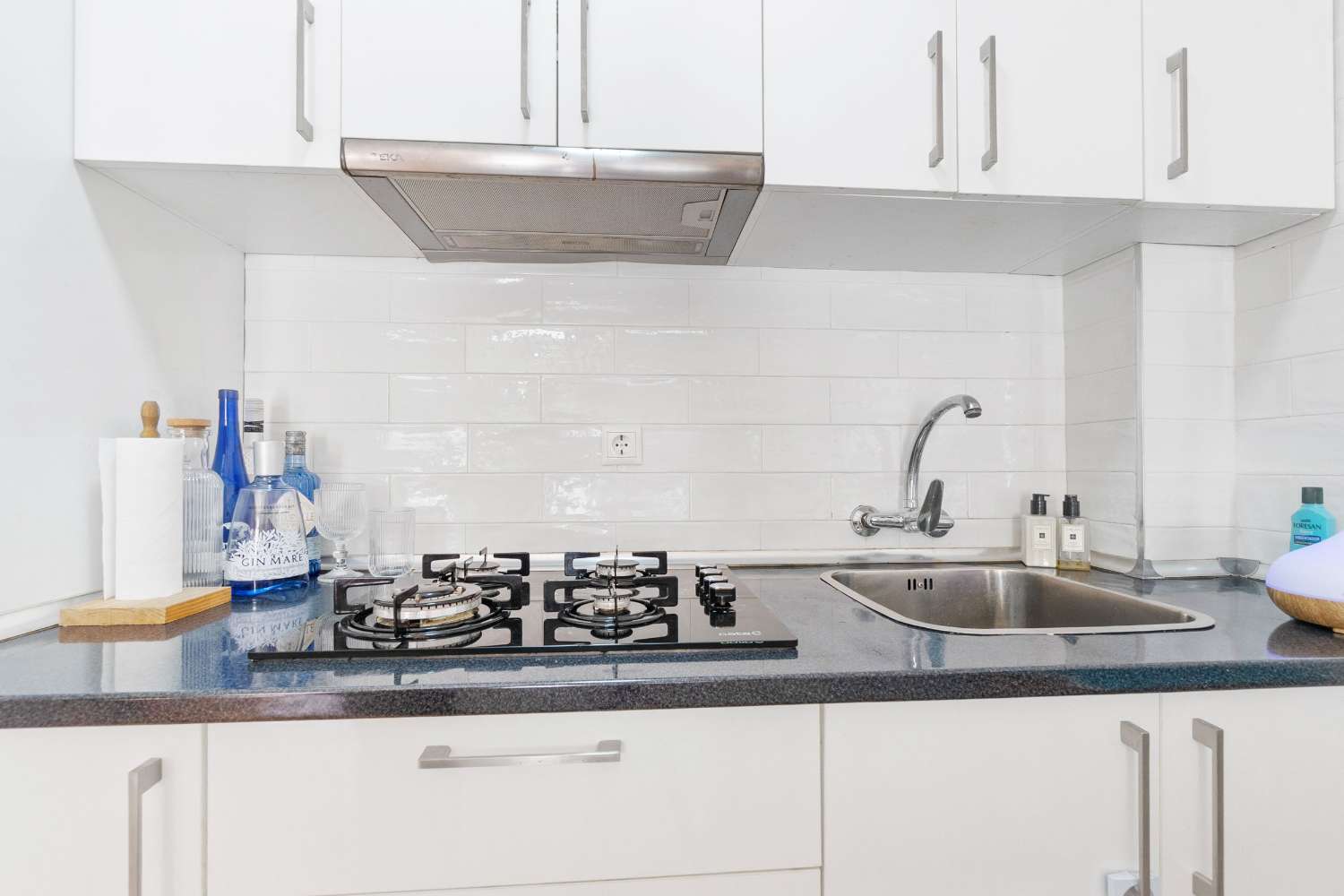 RÆKKEHUS I CALAS BLANCAS TÆT PÅ STRANDEN OG CENTRUM AF TORREVIEJA