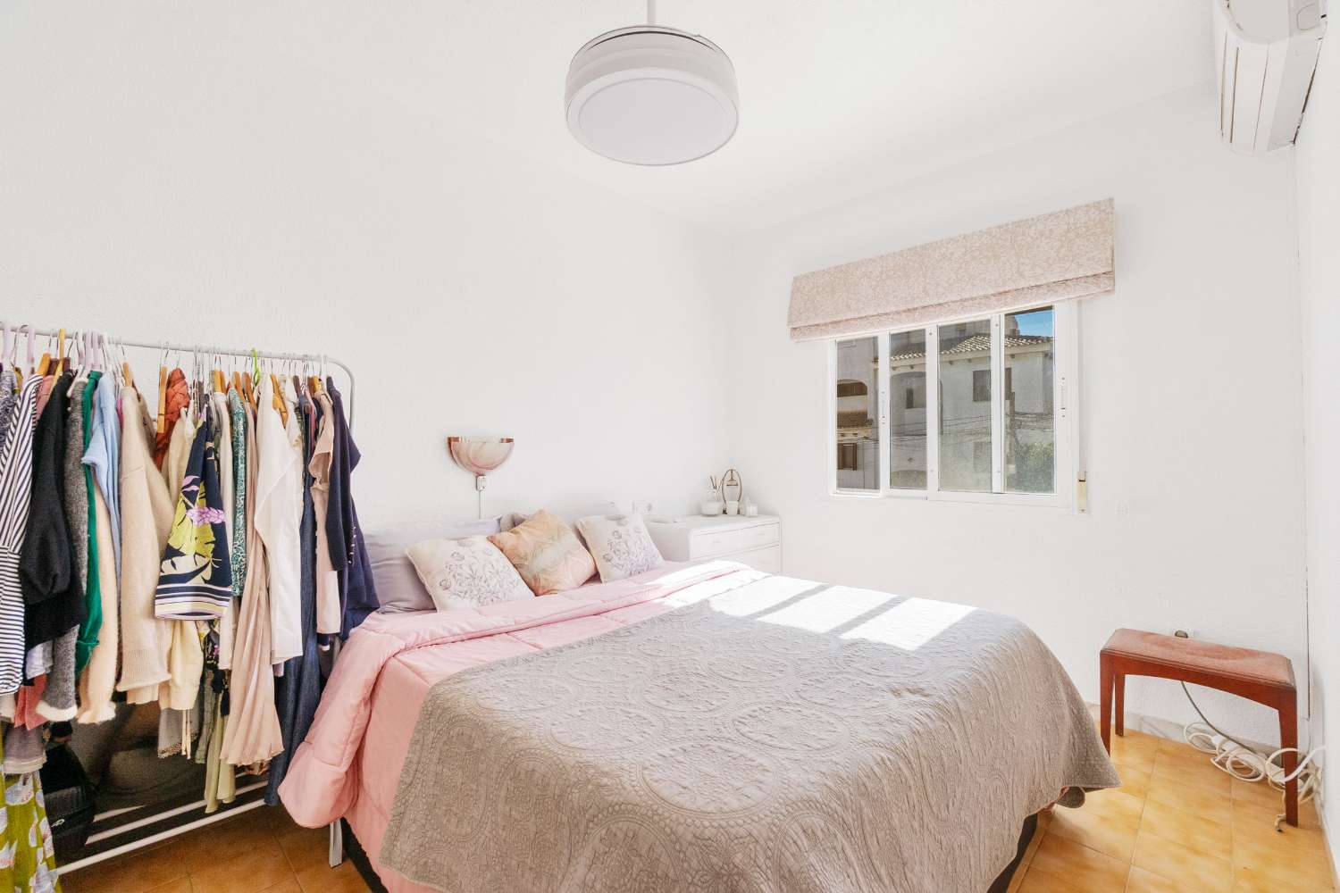 RÆKKEHUS I CALAS BLANCAS TÆT PÅ STRANDEN OG CENTRUM AF TORREVIEJA