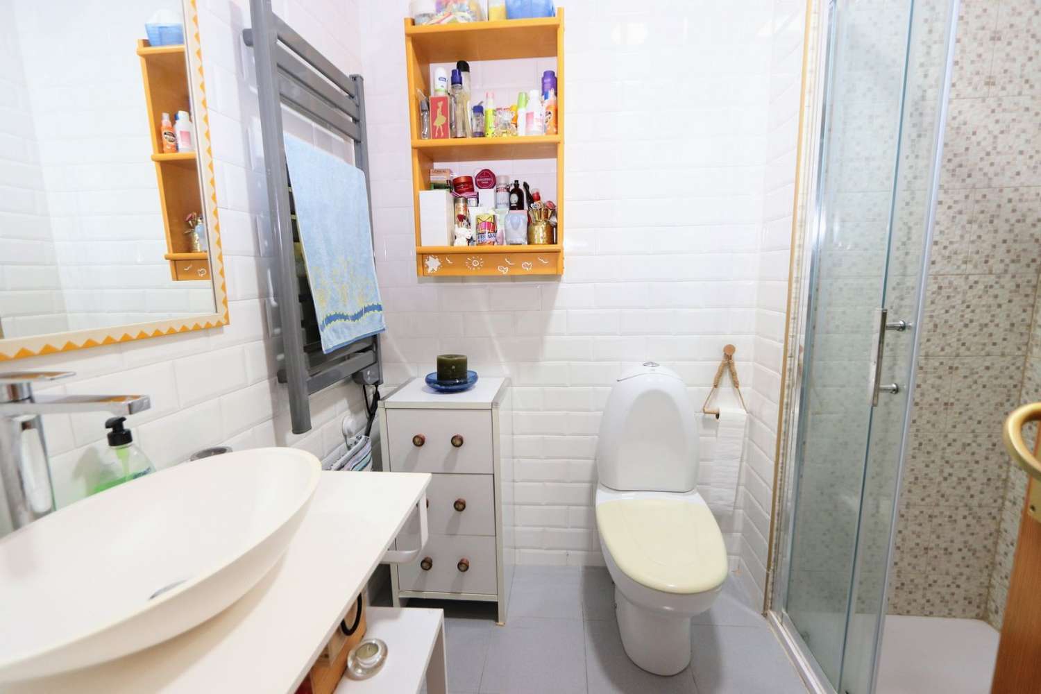 1ST LINE SEA APARTMENT MED FANTASTISK UDSIGT OG STOR TERRASSE I PLAYA FLAMENCA