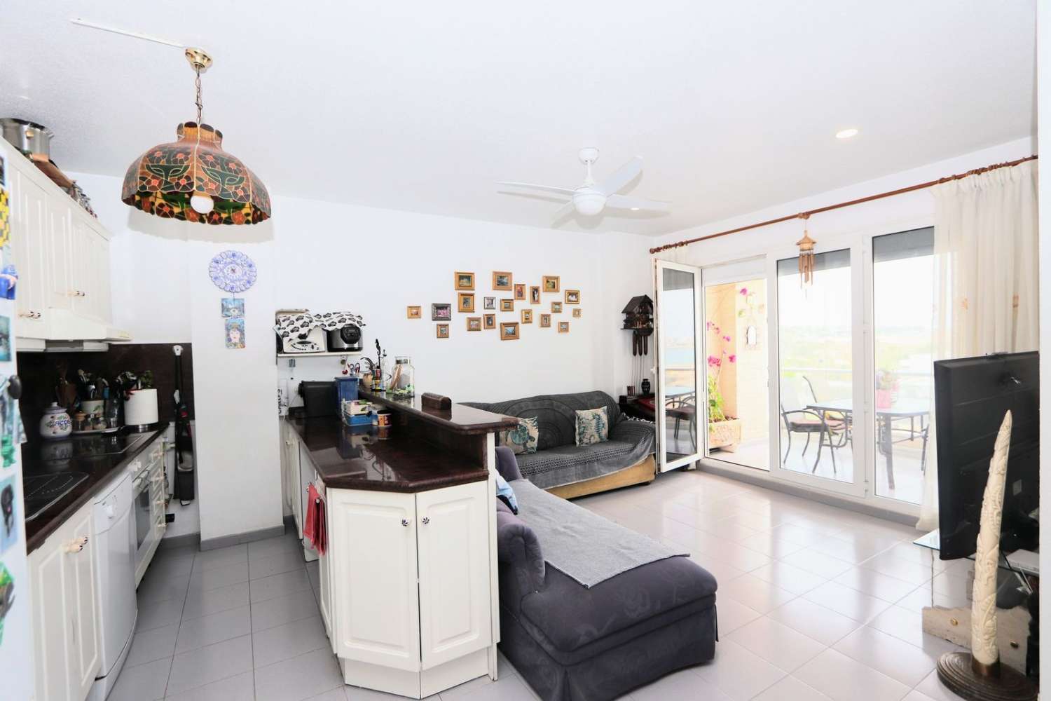 1ST LINE SEA APARTMENT MED FANTASTISK UDSIGT OG STOR TERRASSE I PLAYA FLAMENCA