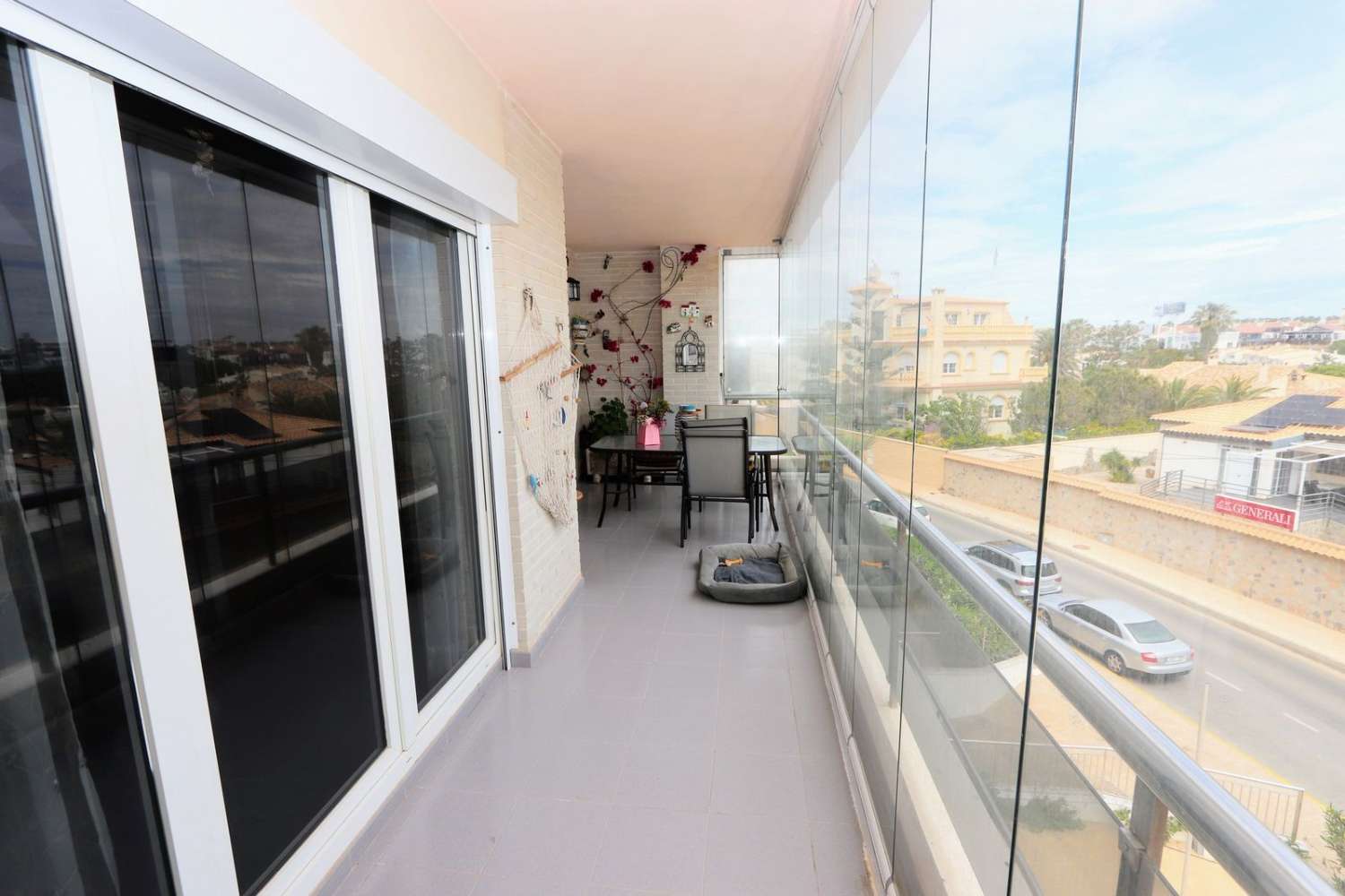1ST LINE SEA APARTMENT MED FANTASTISK UDSIGT OG STOR TERRASSE I PLAYA FLAMENCA