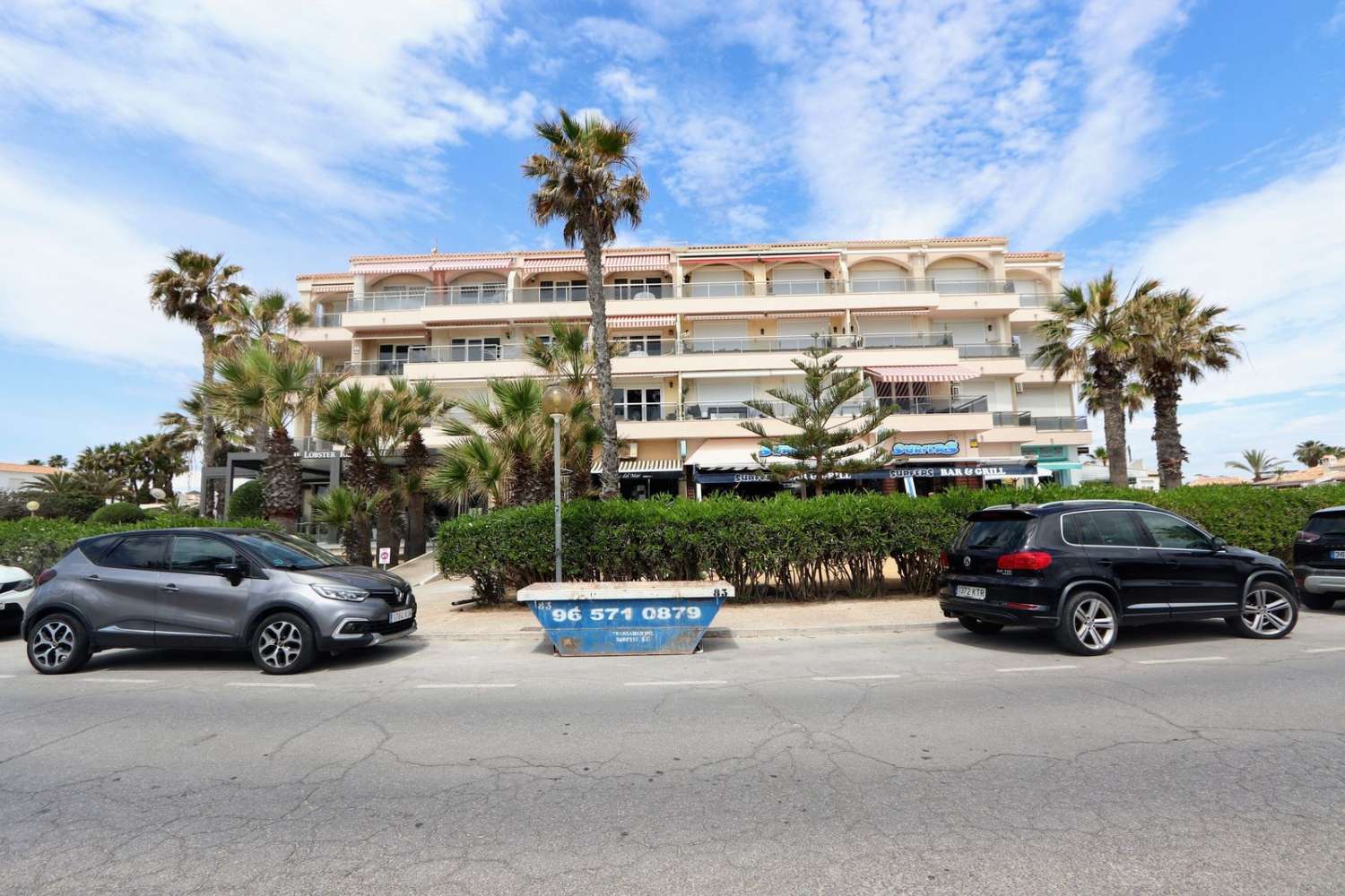 1ST LINE SEA APARTMENT MED FANTASTISK UDSIGT OG STOR TERRASSE I PLAYA FLAMENCA