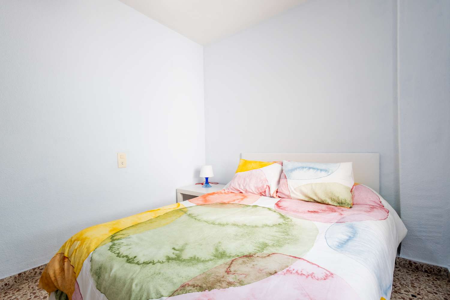 BYDLÍ 250 METRŮ OD MOŘE: PROSTORNÝ TŘÍPOKOJOVÝ BYT V TORREVIEJI