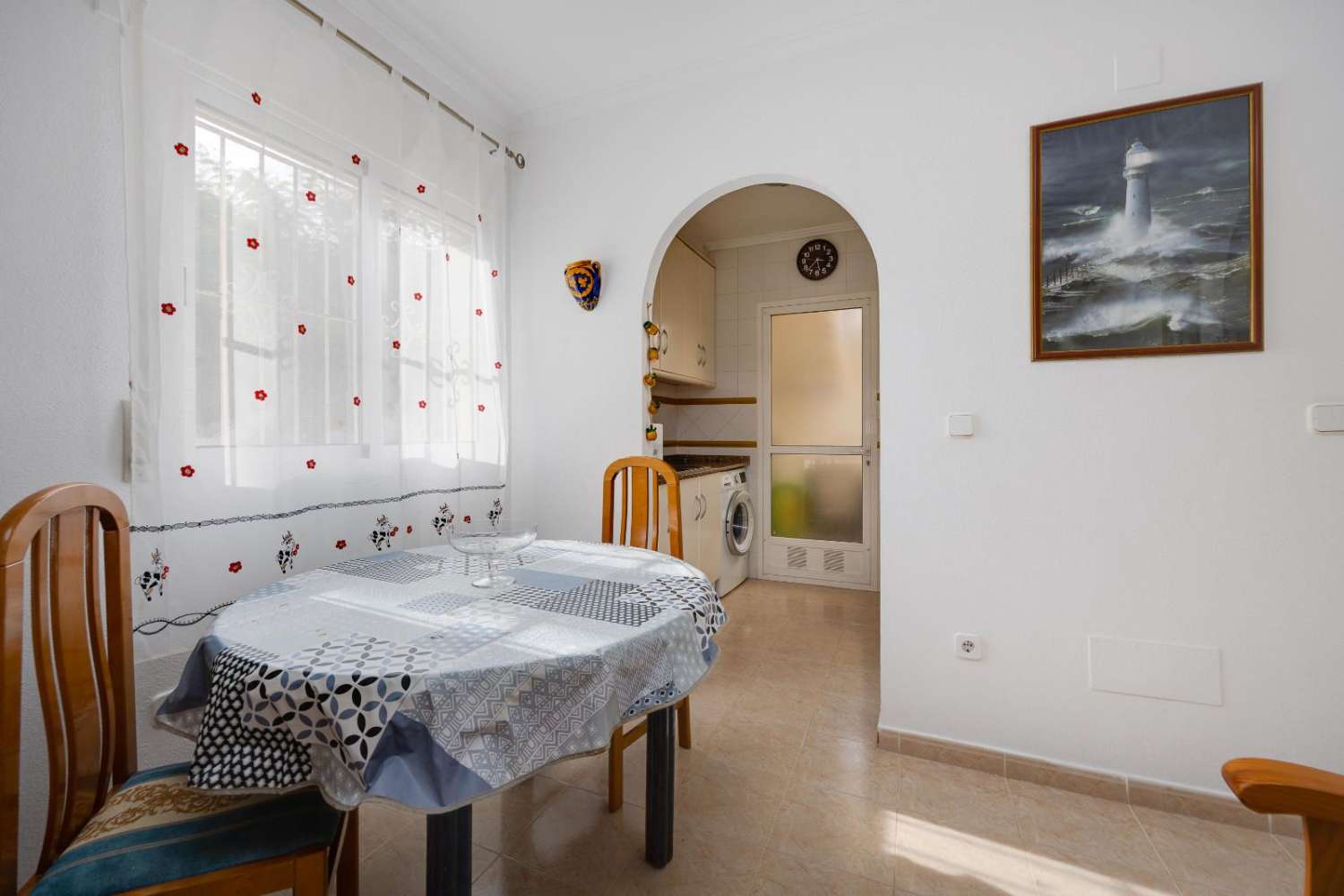 BUNGALOW EN PLANTA BAJA CON JARDÍN Y PISCINA COMUNITARIA