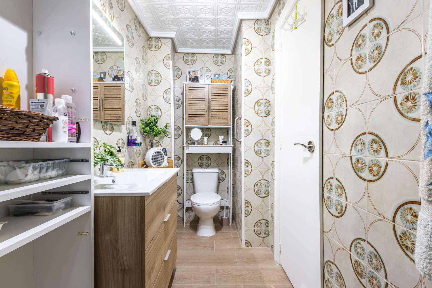 VIVIENDA REFORMADA A 50 M DE LA PLAYA DEL ACEQUIÓN: LUZ, AMPLITUD Y TERRAZA CON VISTAS AL MAR