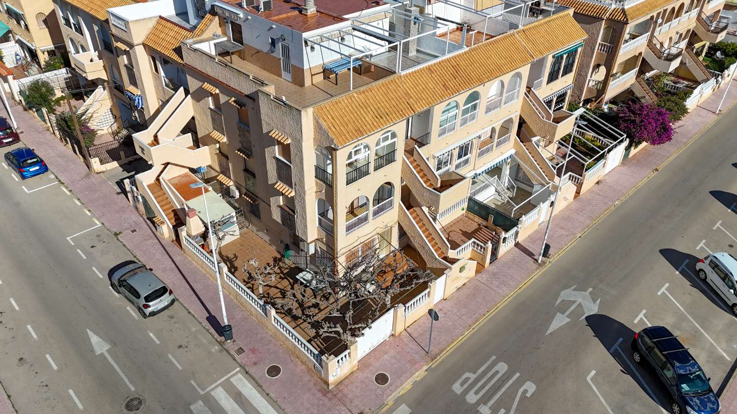 BUNGALOW A 50 METROS DEL MAR CON JARDÍN PRIVADO Y GARAJE EN LA MATA