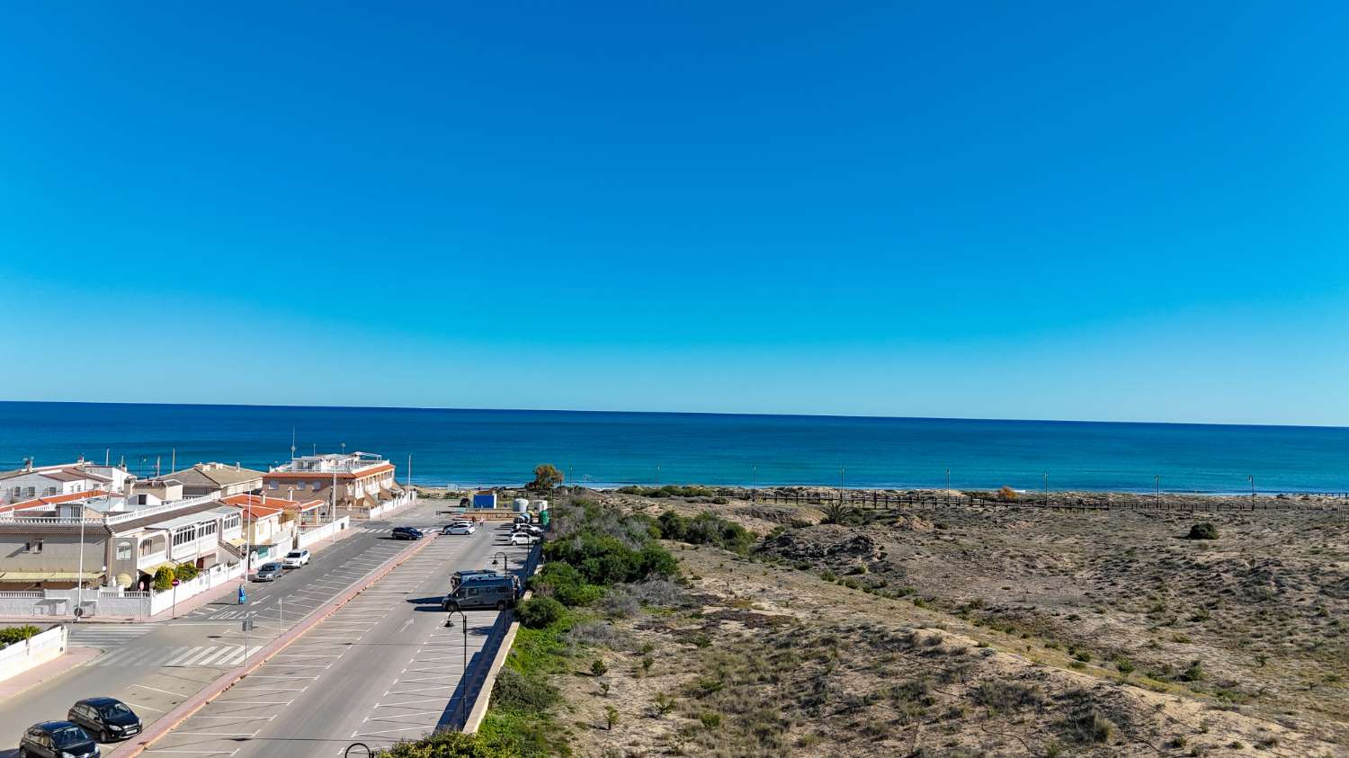 BUNGALOW A 50 METROS DEL MAR CON JARDÍN PRIVADO Y GARAJE EN LA MATA