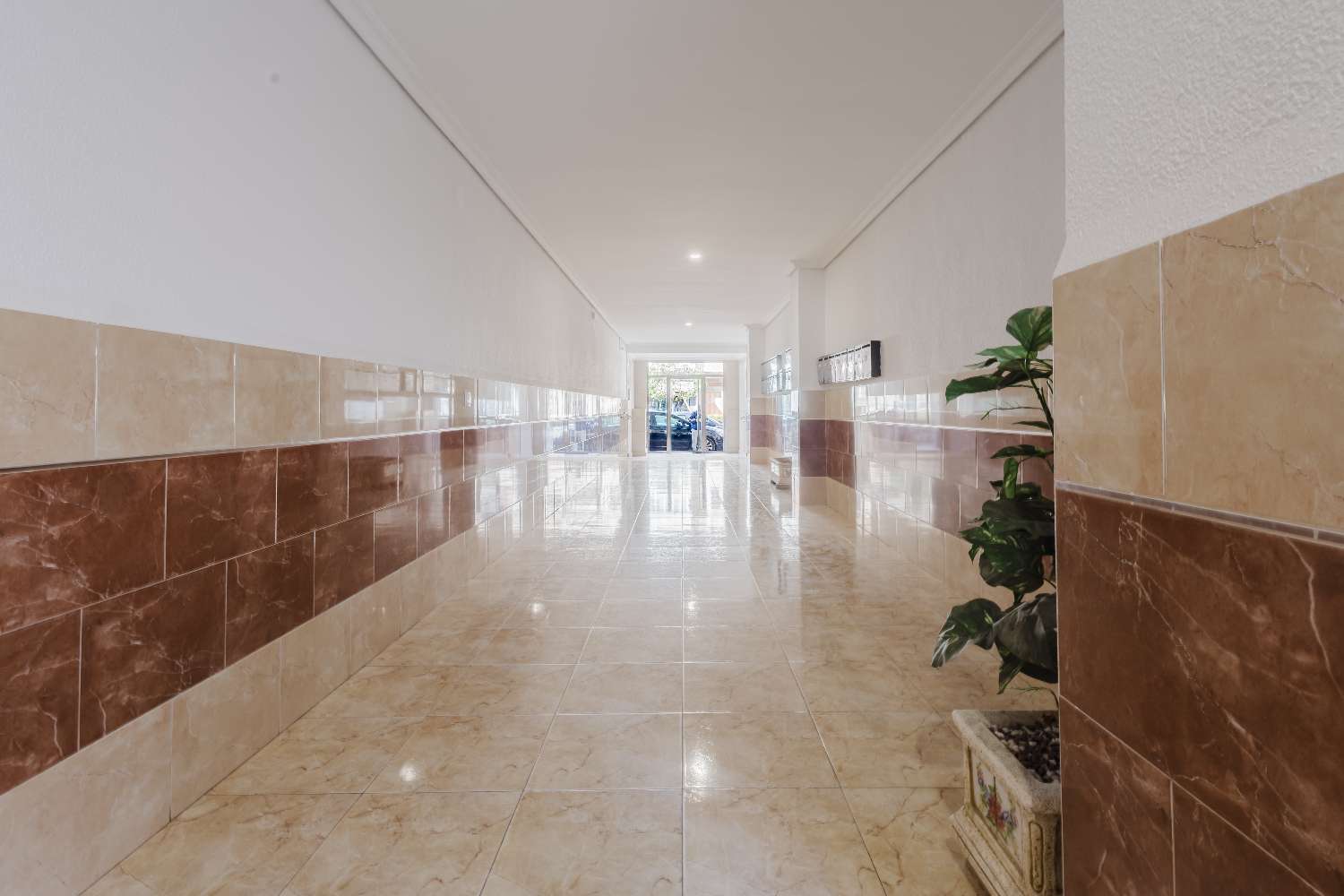 APARTAMENTO CON VISTAS AL MAR Y ORIENTACIÓN SUR EN TORREVIEJA