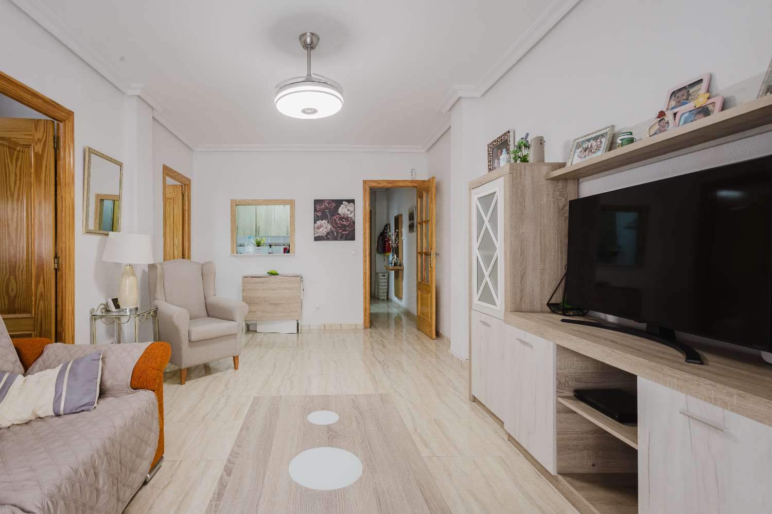 APARTAMENTO CON VISTAS AL MAR Y ORIENTACIÓN SUR EN TORREVIEJA