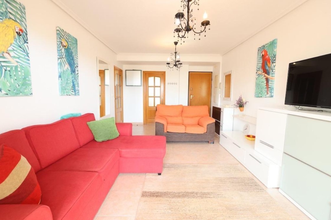 ????️ **APARTAMENTO EN PLANTA BAJA CON VISTAS AL MAR Y TERRAZA