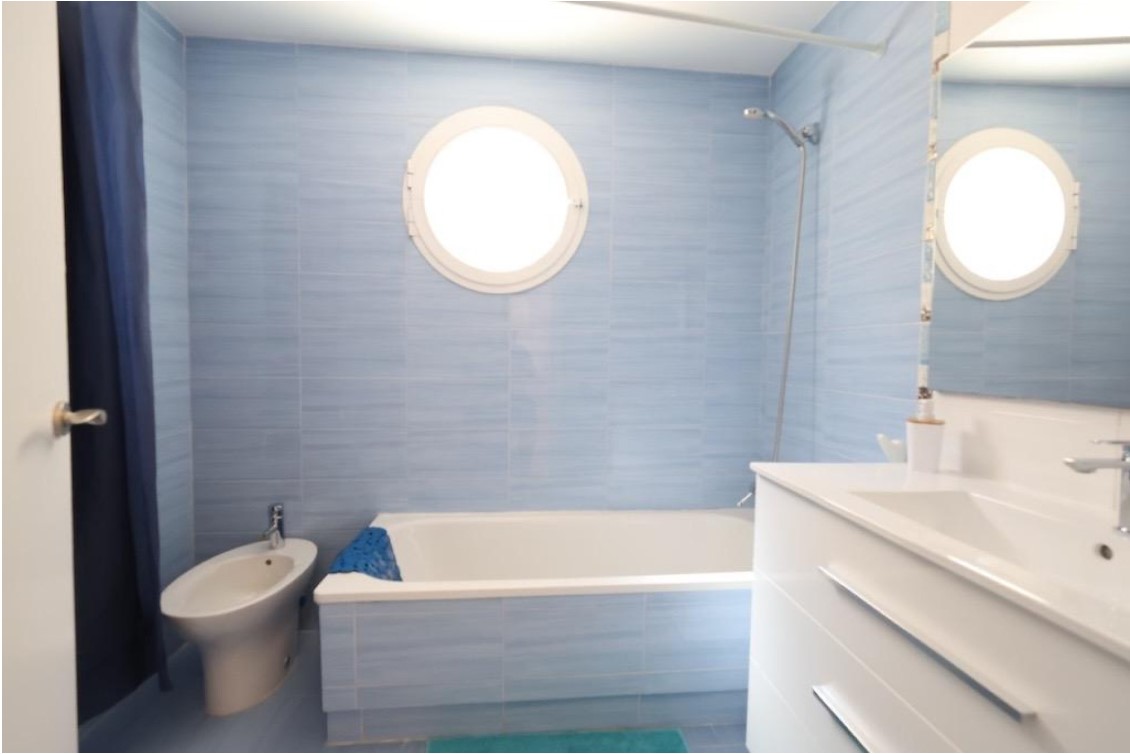 ????️ **APARTAMENTO EN PLANTA BAJA CON VISTAS AL MAR Y TERRAZA