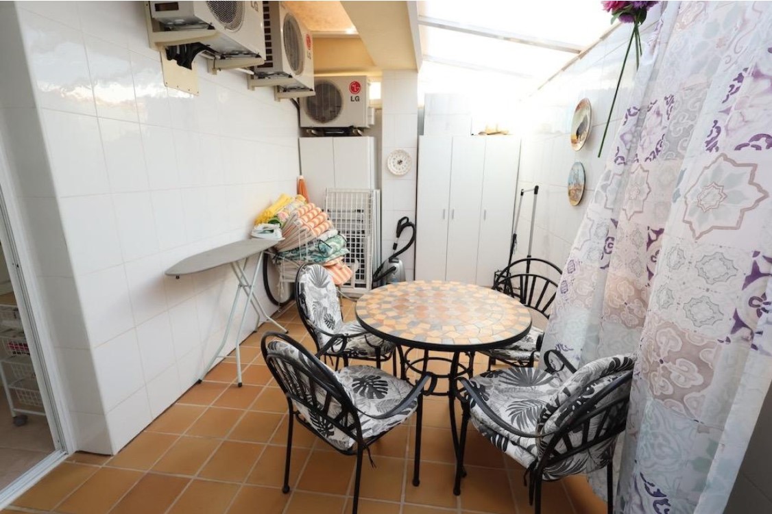 ????️ **APARTAMENTO EN PLANTA BAJA CON VISTAS AL MAR Y TERRAZA