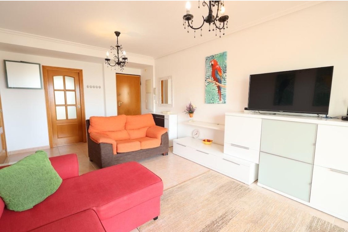 ????️ **APARTAMENTO EN PLANTA BAJA CON VISTAS AL MAR Y TERRAZA