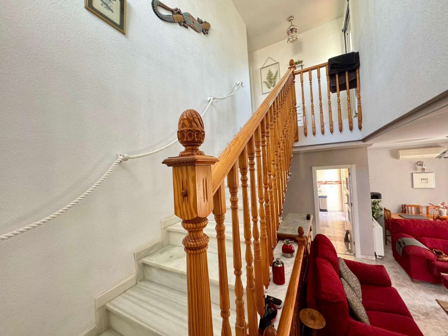 OPORTUNIDAD EN LOS ALTOS – VIVIENDA INDEPENDIENTE CON JARDÍN Y PISCINA A POCOS MINUTOS DE LA PLAYA