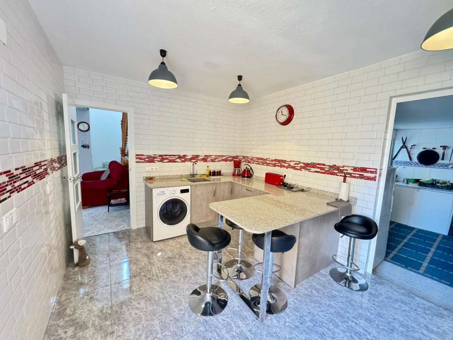 OPORTUNIDAD EN LOS ALTOS – VIVIENDA INDEPENDIENTE CON JARDÍN Y PISCINA A POCOS MINUTOS DE LA PLAYA