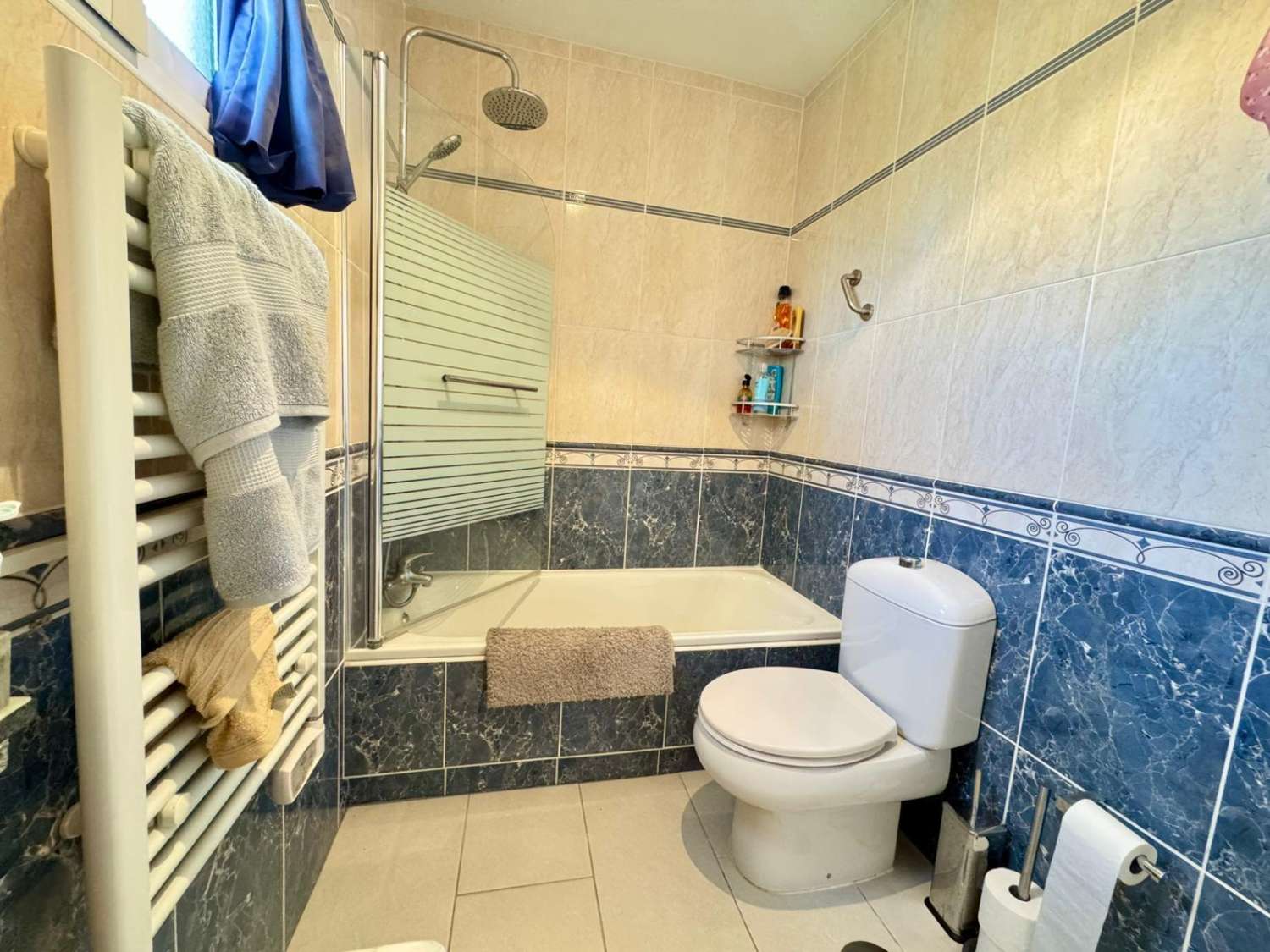 OPORTUNIDAD EN LOS ALTOS – VIVIENDA INDEPENDIENTE CON JARDÍN Y PISCINA A POCOS MINUTOS DE LA PLAYA