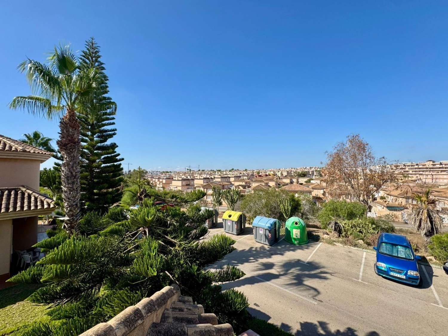 OPORTUNIDAD EN LOS ALTOS – VIVIENDA INDEPENDIENTE CON JARDÍN Y PISCINA A POCOS MINUTOS DE LA PLAYA